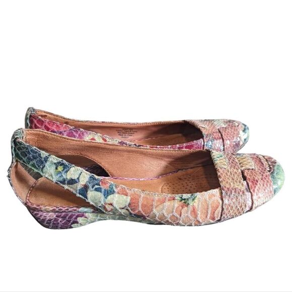 Gentle Souls It's so fun multicolor floral leather flat closed toe sandals 5.5 - Picture 3 of 7